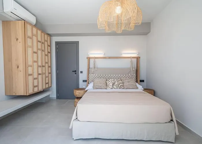 Luxury Gjovana's 2 Svoronata