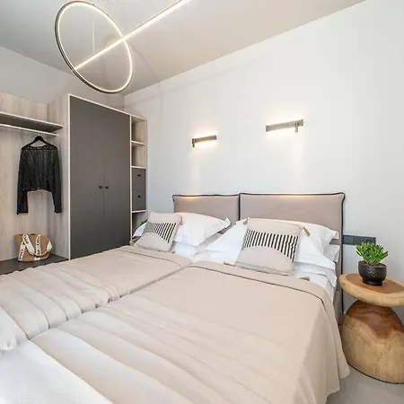 Luxury Gjovana's 2 سفوروناتا